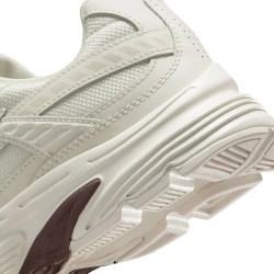 WMNS NIKE IINITIATOR